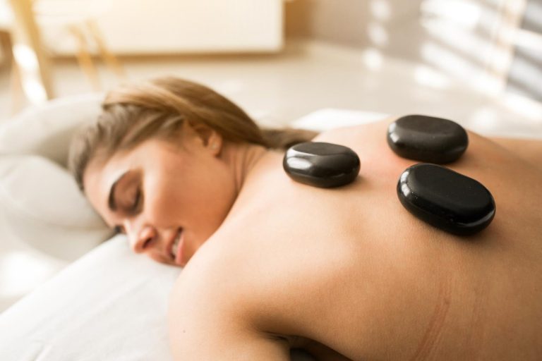 Hot-Stone-Massage | Balance Wellnessmassagen und Sugaring in Flammersfeld